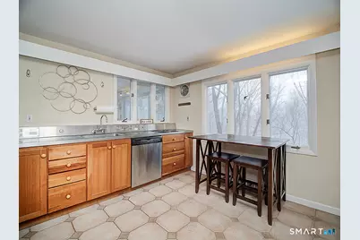 136 Knoll Drive, Hamden, CT 06518 - Photo 13