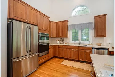 39 Emily Way #39, West Hartford, CT 06107 - Photo 17