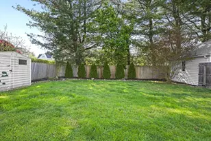 14 Dale Pl, Stamford, CT 06906 - Photo 15