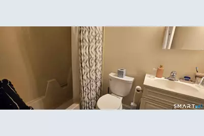 365 Glendale Avenue #B2, Bridgeport, CT 06606 - Photo 11