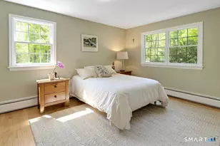 1090 Galloping Hill Rd, Fairfield, CT 06824 - Photo 23