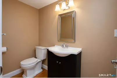 99 Iroquois Road, West Hartford, CT 06117 - Photo 15