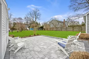 146 Oxford Rd, Fairfield, CT 06890 - Photo 11