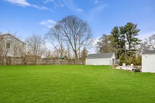146 Oxford Rd, Fairfield, CT 06890 - Photo 19