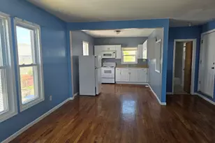 141 Hicks St, Bridgeport, CT 06608 - Photo 3