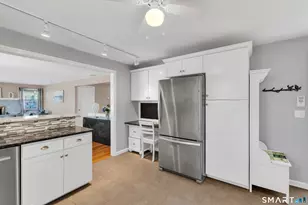 44 Riverside Dr, Branford, CT 06405 - Photo 7