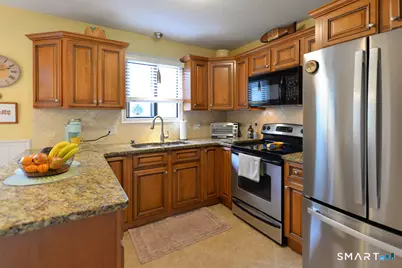 648 Heritage Village #B, Southbury, CT 06488 - Photo 7