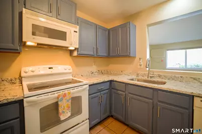 136 Pembroke Road #3-21, Danbury, CT 06811 - Photo 9