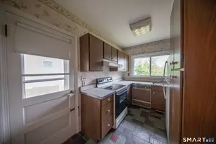 46 Park Ave, Montville, CT 06382 - Photo 9