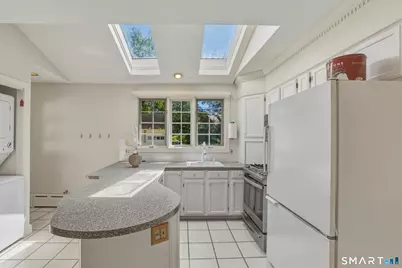 9 Bainbridge Road, West Hartford, CT 06119 - Photo 7