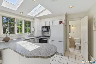 9 Bainbridge Road, West Hartford, CT 06119 - Photo 9