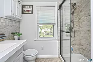 10 Glenmoor Dr, East Haven, CT 06512 - Photo 21
