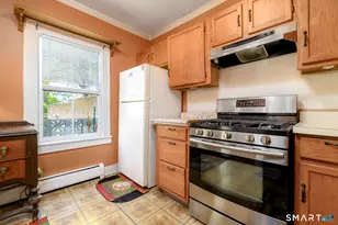 13 Hazel St, Stamford, CT 06902 - Photo 15