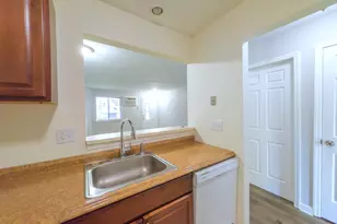 8 Rose Ln, Danbury, CT 06811 - Photo 7