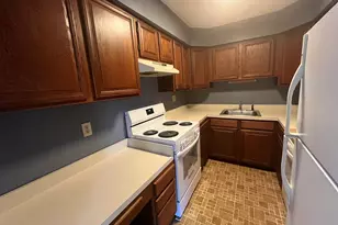38 Padanaram Ave, Danbury, CT 06811 - Photo 3