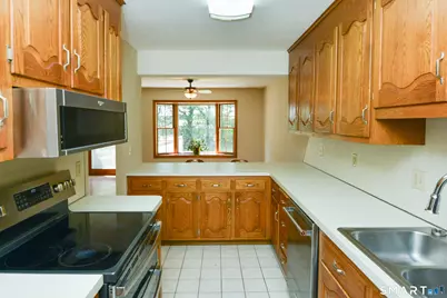 1325 Farmington Avenue #13, Bristol, CT 06010 - Photo 9