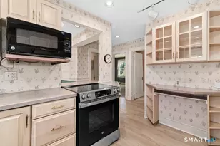 40 Beers Pl, Stratford, CT 06614 - Photo 11