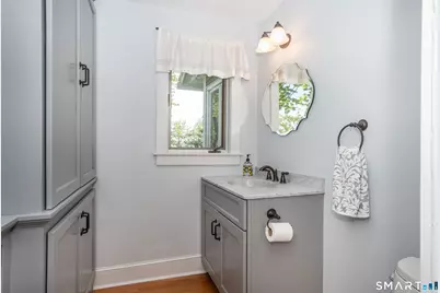 20 Wettleson Avenue, West Hartford, CT 06107 - Photo 19