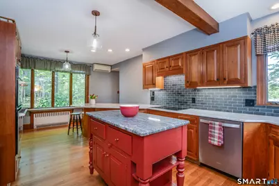 20 Wettleson Avenue, West Hartford, CT 06107 - Photo 15