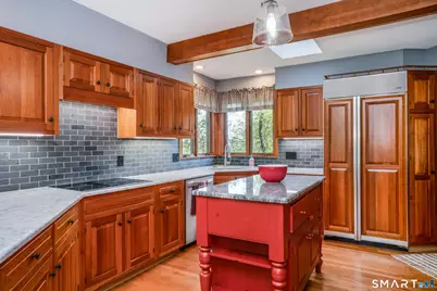 20 Wettleson Avenue, West Hartford, CT 06107 - Photo 13