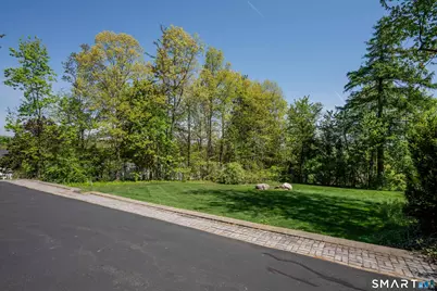 20 Wettleson Avenue, West Hartford, CT 06107 - Photo 39