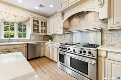 21 Williamsburg Lane, Avon, CT 06001 - Photo 7