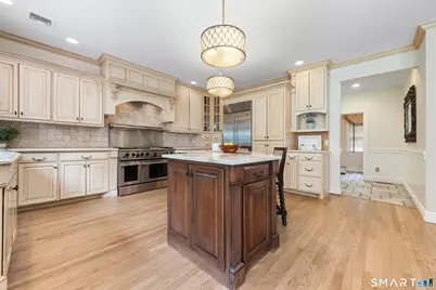 21 Williamsburg Lane, Avon, CT 06001 - Photo 5