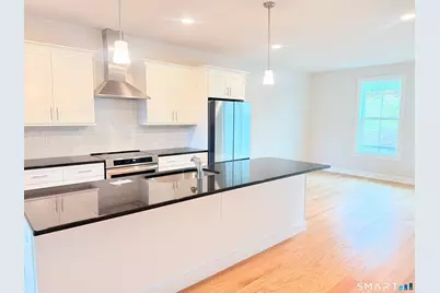135 Shea Circle #135, Cheshire, CT 06410 - Photo 3