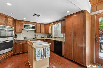 4 Alan Road, Danbury, CT 06810 - Photo 9