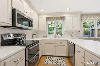 2 Higate Lane, Simsbury, CT 06070 - Photo 7