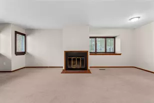 118 Hilltop Dr, Simsbury, CT 06089 - Photo 9