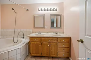 1195 New Britain Ave, West Hartford, CT 06110 - Photo 23