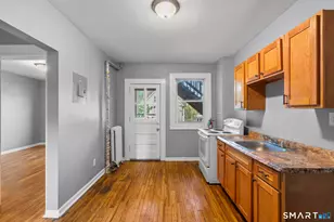 38 Beacon St, Hartford, CT 06053 - Photo 3