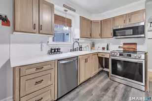 255 Huntington St, Shelton, CT 06484 - Photo 9