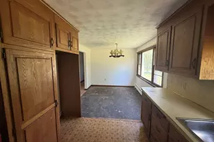 8 Tulip Dr, Meriden, CT 06450 - Photo 13