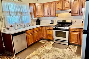 115 Hayestown Rd, Danbury, CT 06811 - Photo 3