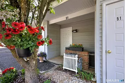 51 Staffordshire Common Drive #51, Wallingford, CT 06492 - Photo 3