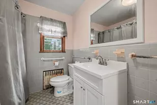 884 Wood Ave, Bridgeport, CT 06604 - Photo 13