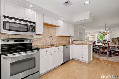 500 River Road #3, Greenwich, CT 06807 - Photo 5
