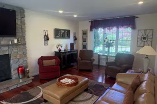 37 Oakwood Ln, Hamden, CT 06518 - Photo 11