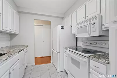 891 Farmington Avenue #5F, West Hartford, CT 06119 - Photo 17