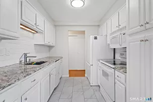 891 Farmington Ave, West Hartford, CT 06119 - Photo 15