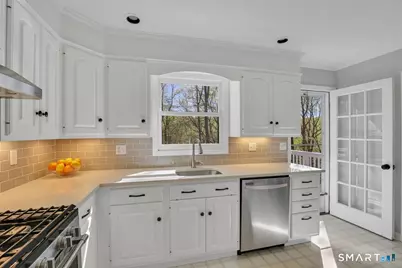9 Academy Road, Trumbull, CT 06611 - Photo 7