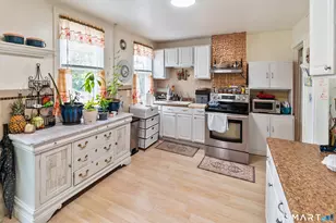 149 Linnmoore St, Hartford, CT 06114 - Photo 9