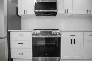 18 Westphal St, West Hartford, CT 06110 - Photo 9