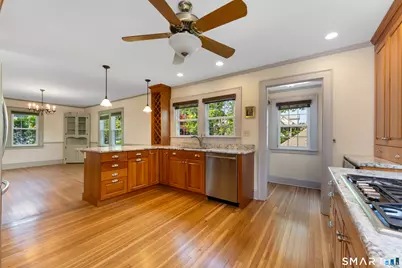 65 Auburn Road, West Hartford, CT 06119 - Photo 7