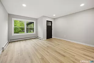 35 Lilly St, Waterbury, CT 06708 - Photo 7