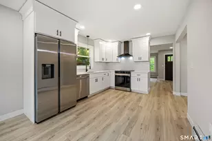 35 Lilly St, Waterbury, CT 06708 - Photo 9