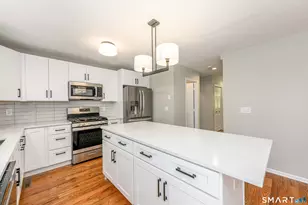 23 Sherman Ln, Hamden, CT 06514 - Photo 3