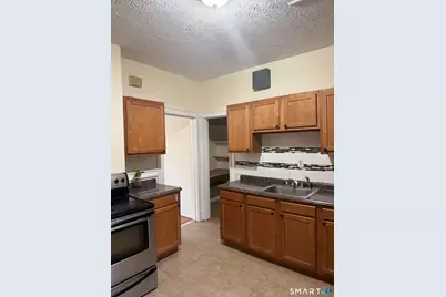48-50 Bliss Street #3rd Flr. East, Hartford, CT 06114 - Photo 1